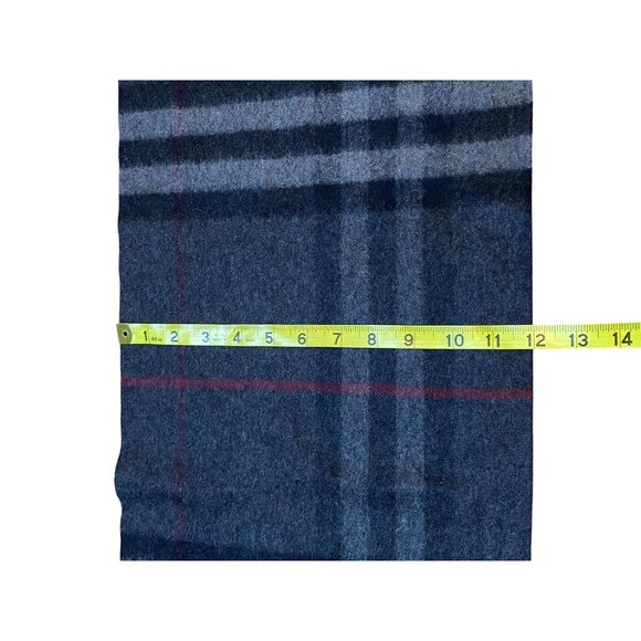 Burberry Checkered Scarf - Picture 5 of 6
